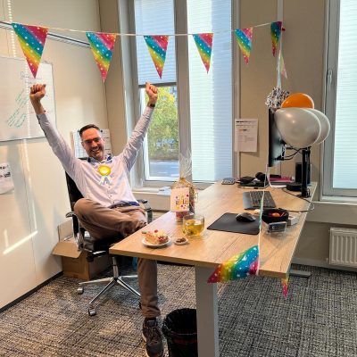 Verjaardag Sebastiaan Simulinc Versierd Kantoor Winst Connectie Werkt